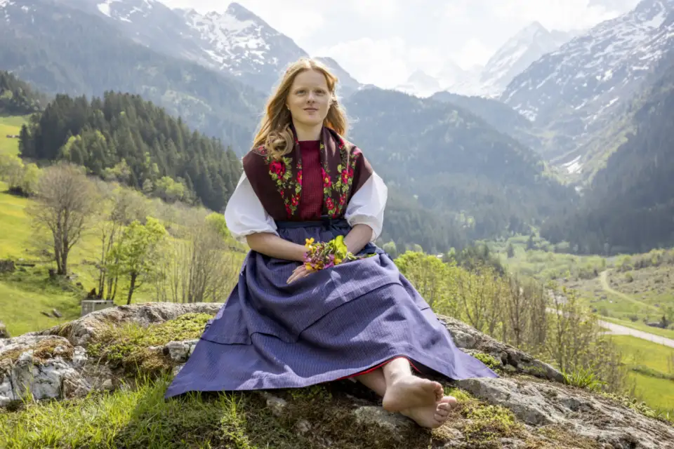 Tanja Zenger in der Alpentracht