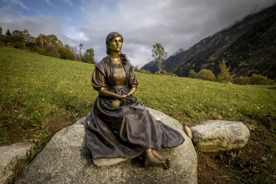 Statue Rosa Tännler