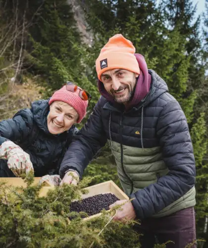 Davide Tiraboschi und Lisa Beck im Wald